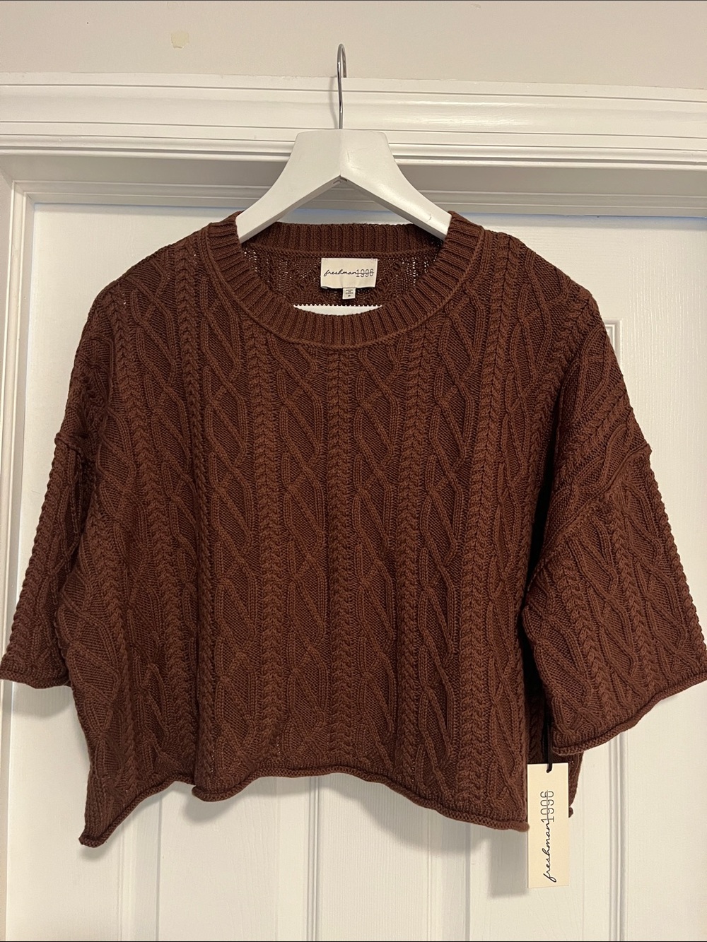 Cropped Cable-Knit Crewneck Oversized Sweater in Chocolate Brown